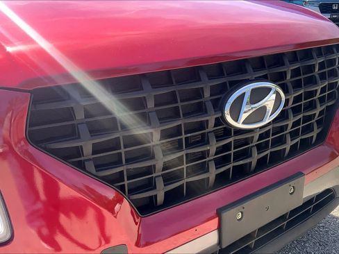 Used 2023 Hyundai Venue Limited image 30