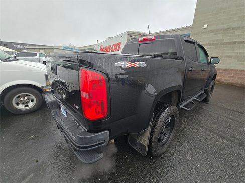 Used 2022 Chevrolet Colorado LT w/ Redline Special Edition image 3