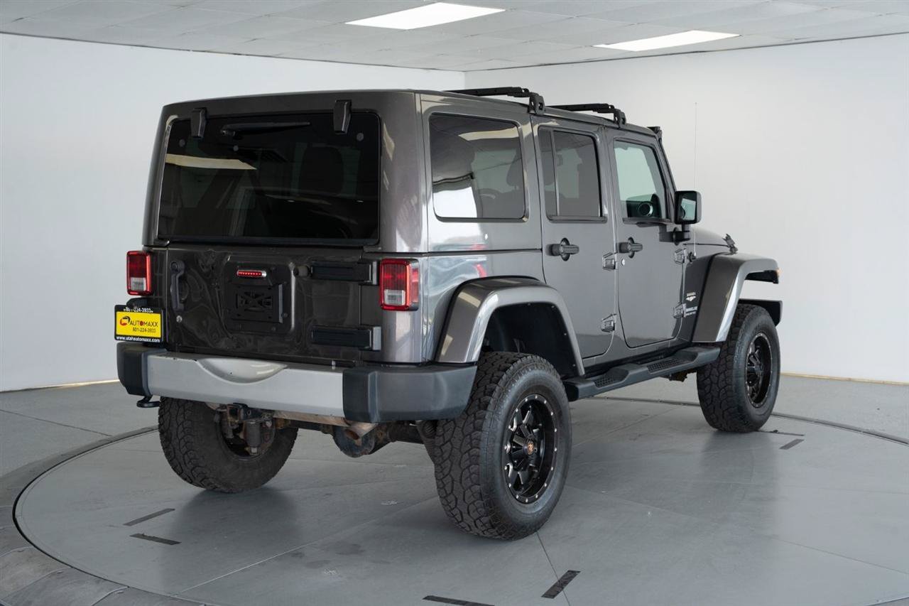 Used 2014 Jeep Wrangler Unlimited Sahara w/ Max Tow Package AWD/4WD image 8
