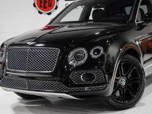 Used 2018 Bentley Bentayga Activity AWD/4WD image 33