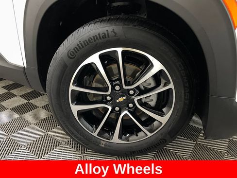 Certified 2025 Chevrolet TrailBlazer LT w/ Convenience Package FWD image 49