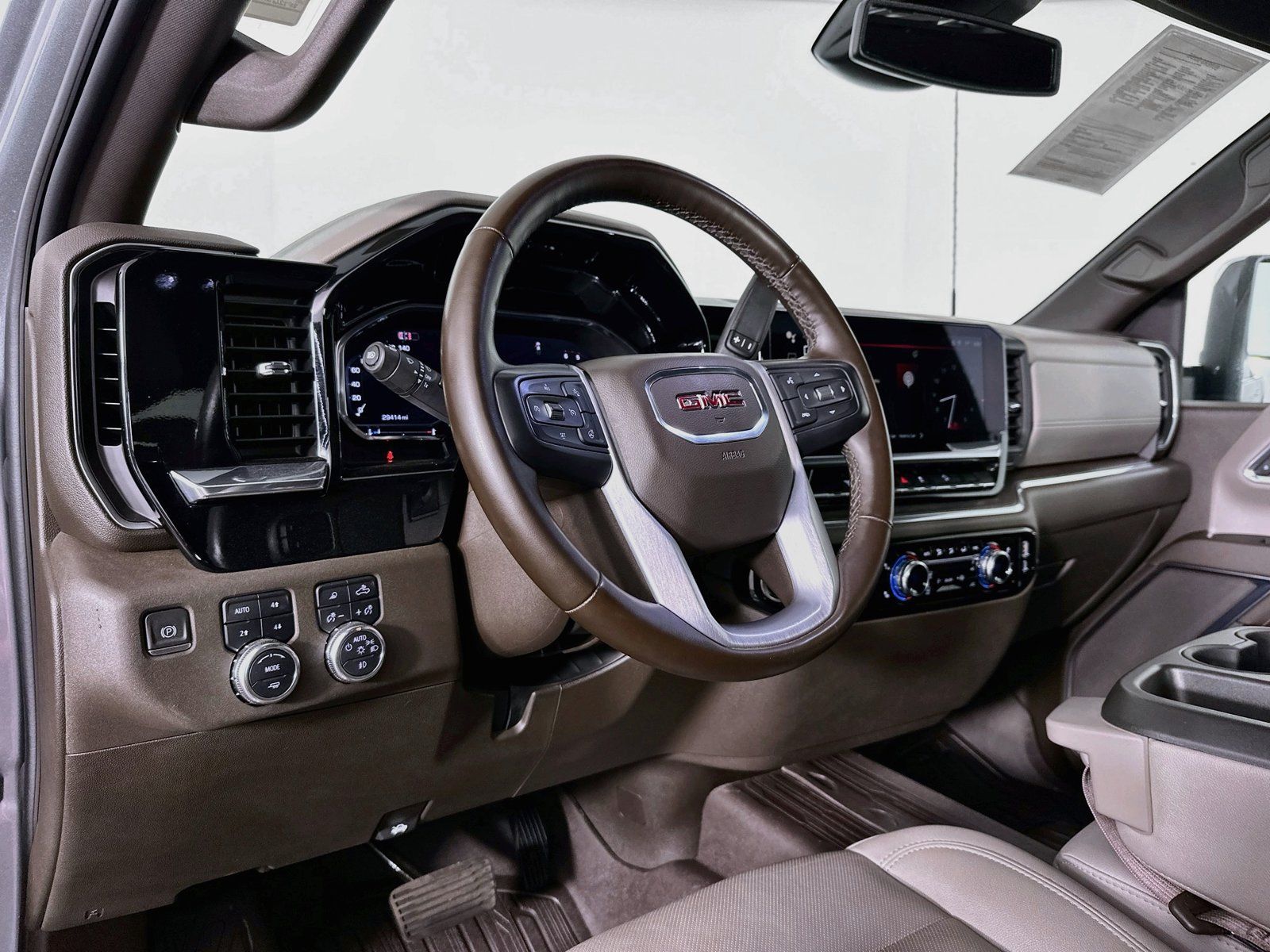 Used 2024 GMC Sierra 3500 SLT AWD/4WD image 10
