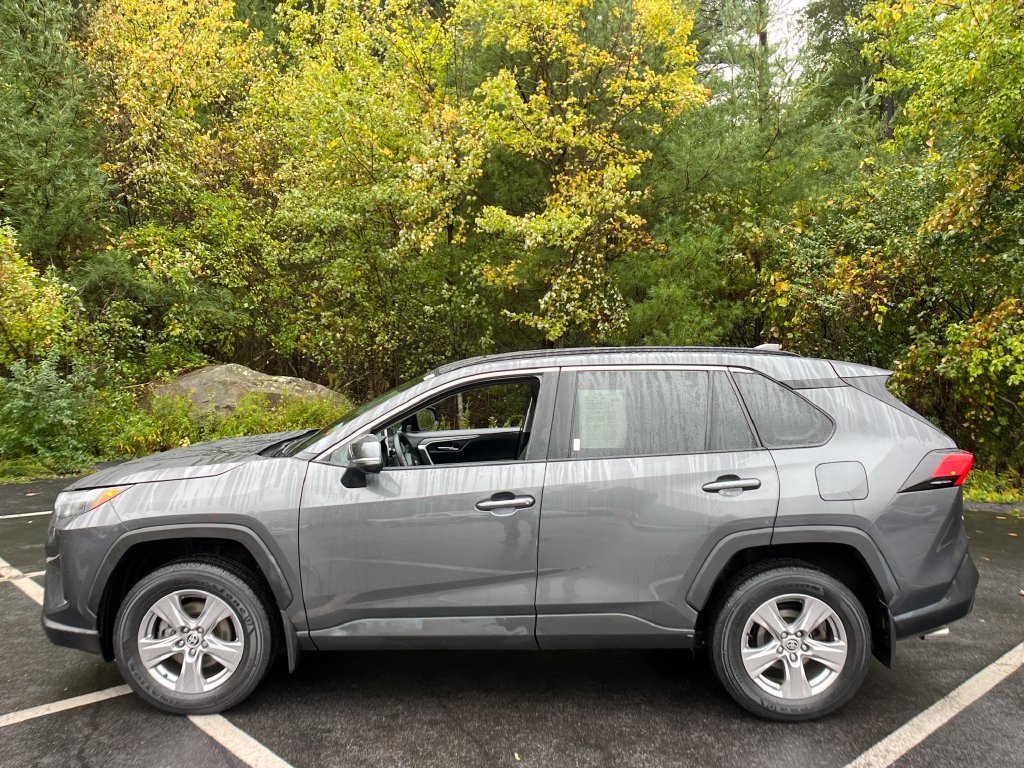 Certified 2022 Toyota RAV4 XLE w/ Convenience Package AWD/4WD image 2