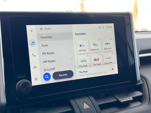 Used 2025 Toyota RAV4 XLE image 21