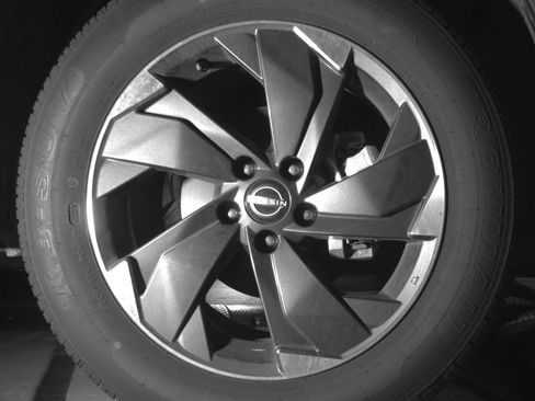 Used 2025 Nissan Rogue SV AWD/4WD image 13