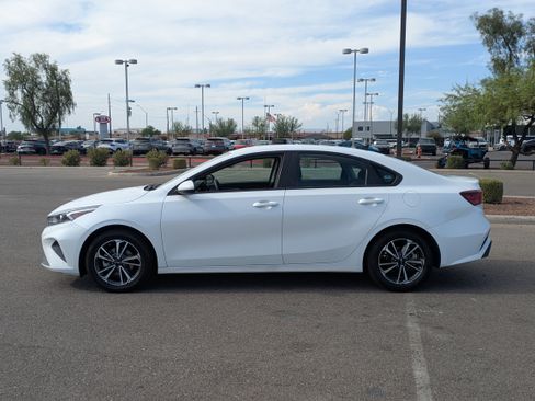 Used 2024 Kia Forte LXS FWD image 2