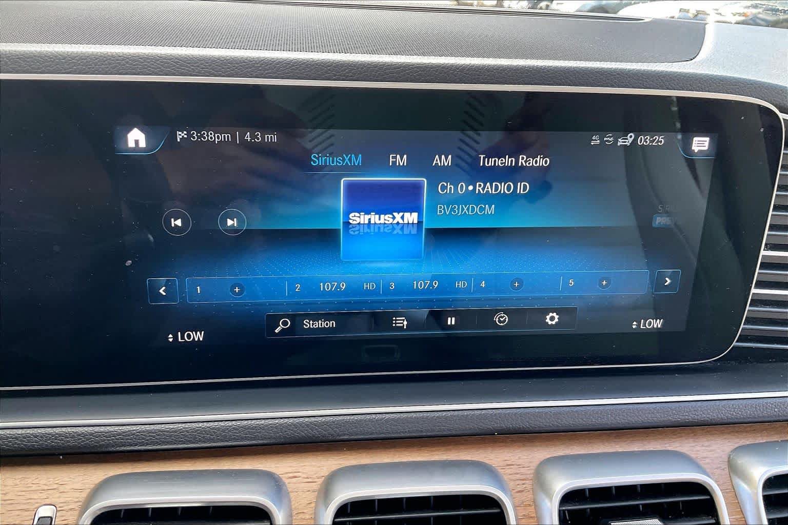 Used 2021 Mercedes-Benz GLE 350 4MATIC image 32