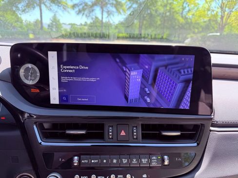 Certified 2024 Lexus ES 350 w/ Premium Package FWD image 22