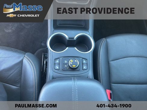 Used 2021 GMC Terrain SLT image 13