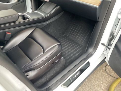 Used 2023 Tesla Model Y Long Range image 8