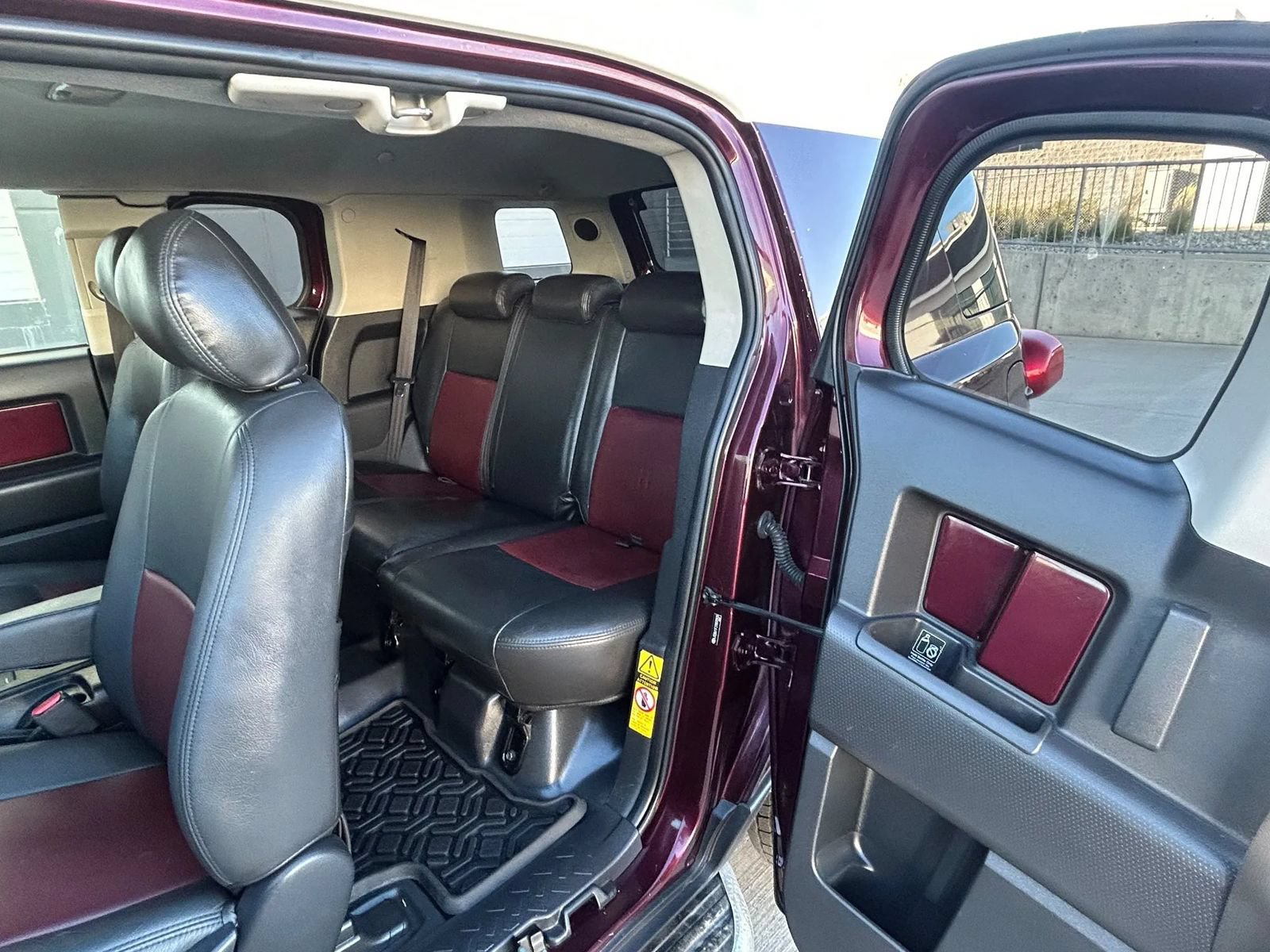 Used 2007 Toyota FJ Cruiser 4WD w/ Upgrade Pkg 2 image 10