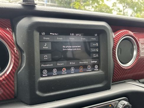 Certified 2020 Jeep Wrangler Unlimited Sahara AWD/4WD image 16