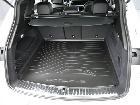 New 2026 Porsche Cayenne AWD/4WD image 32