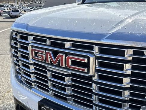 Certified 2025 GMC Yukon Denali image 30
