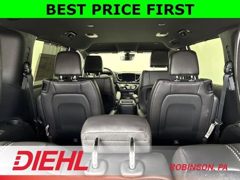 New 2026 Chrysler Pacifica Select image 10