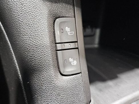 Used 2019 GMC Acadia SLT w/ Black Edition image 28