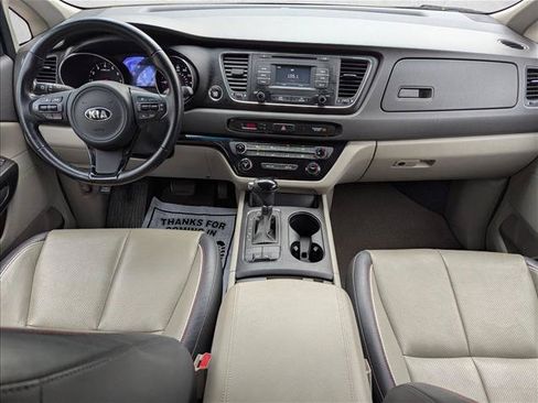 Used 2016 Kia Sedona LX w/ LX Essentials Premium Package FWD image 17