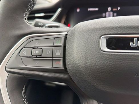 New 2025 Jeep Grand Cherokee 4WD image 18