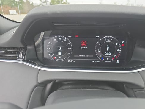 Used 2020 Land Rover Range Rover Evoque SE image 18