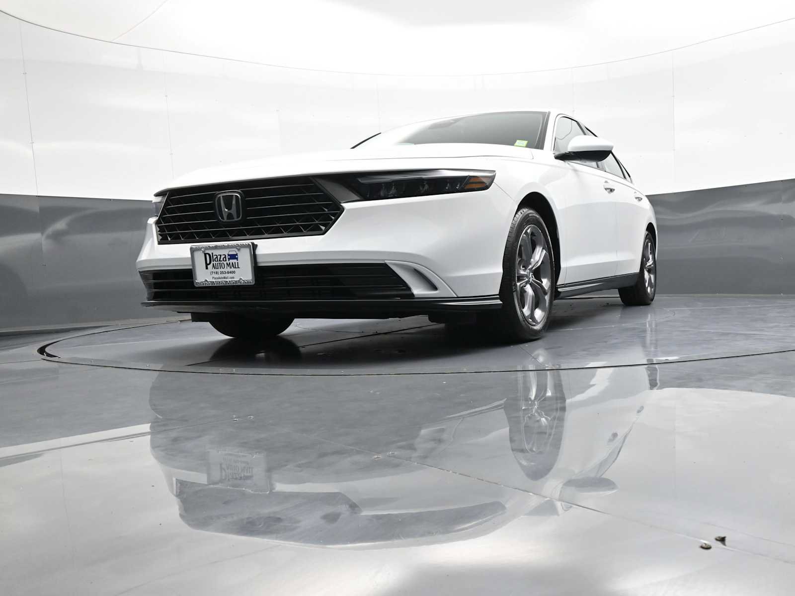 Certified 2024 Honda Accord EX image 25