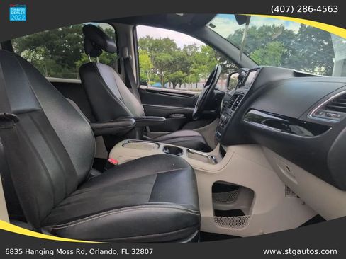 Used 2020 Dodge Grand Caravan SXT FWD image 24