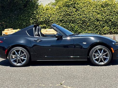 Used 2022 MAZDA MX-5 Miata RF Grand Touring RWD image 2