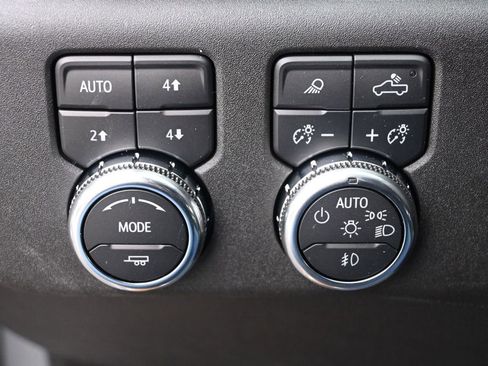 Used 2025 GMC Sierra 3500 SLE w/ SLE Value Package image 37