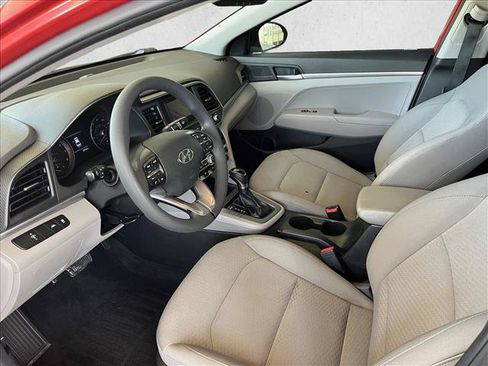 Used 2020 Hyundai Elantra SE w/ Cargo Package (C1) FWD image 9