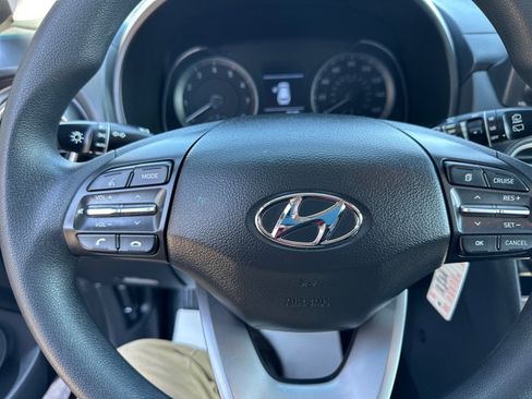 Used 2021 Hyundai Kona SE w/ Cargo Package image 21