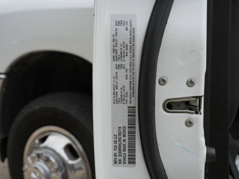Used 2024 RAM 3500 Big Horn AWD/4WD image 29