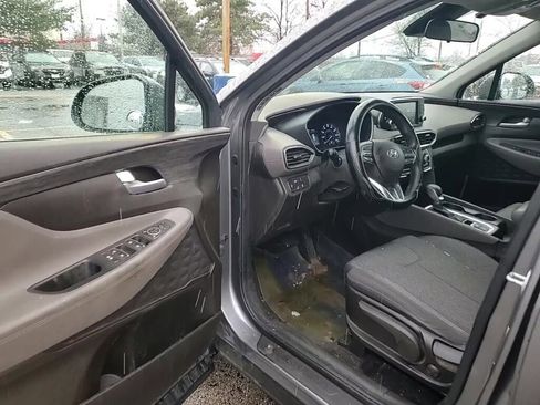 Used 2019 Hyundai Santa Fe SE image 10