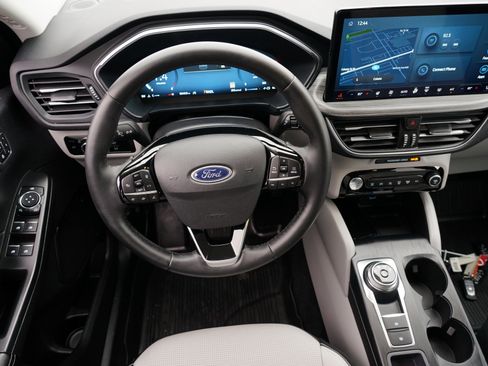 Used 2023 Ford Escape Platinum image 22