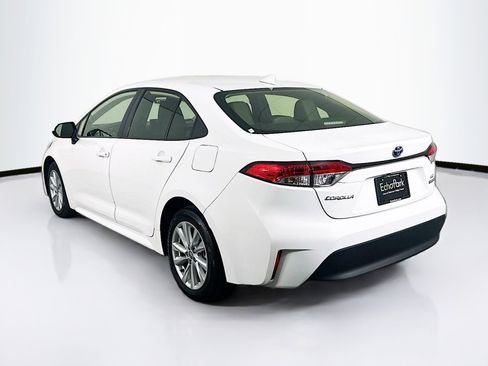Used 2024 Toyota Corolla LE w/ LE Convenience Package image 5