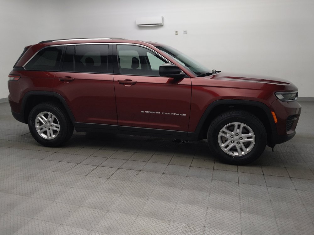 Used 2024 Jeep Grand Cherokee Laredo RWD image 11