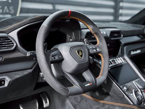Used 2024 Lamborghini Urus Performante image 45