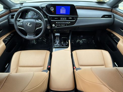 Certified 2023 Lexus ES 300h w/ Premium Package image 28