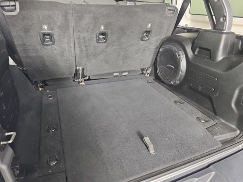 Used 2018 Jeep Wrangler Unlimited Sahara w/ Dual Top Group AWD/4WD image 27