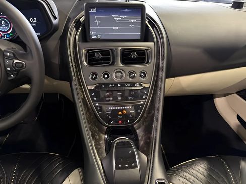 Used 2019 Aston Martin DB11 Volante RWD image 29