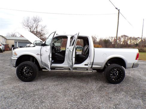 Used 2017 RAM 2500 Laramie image 21