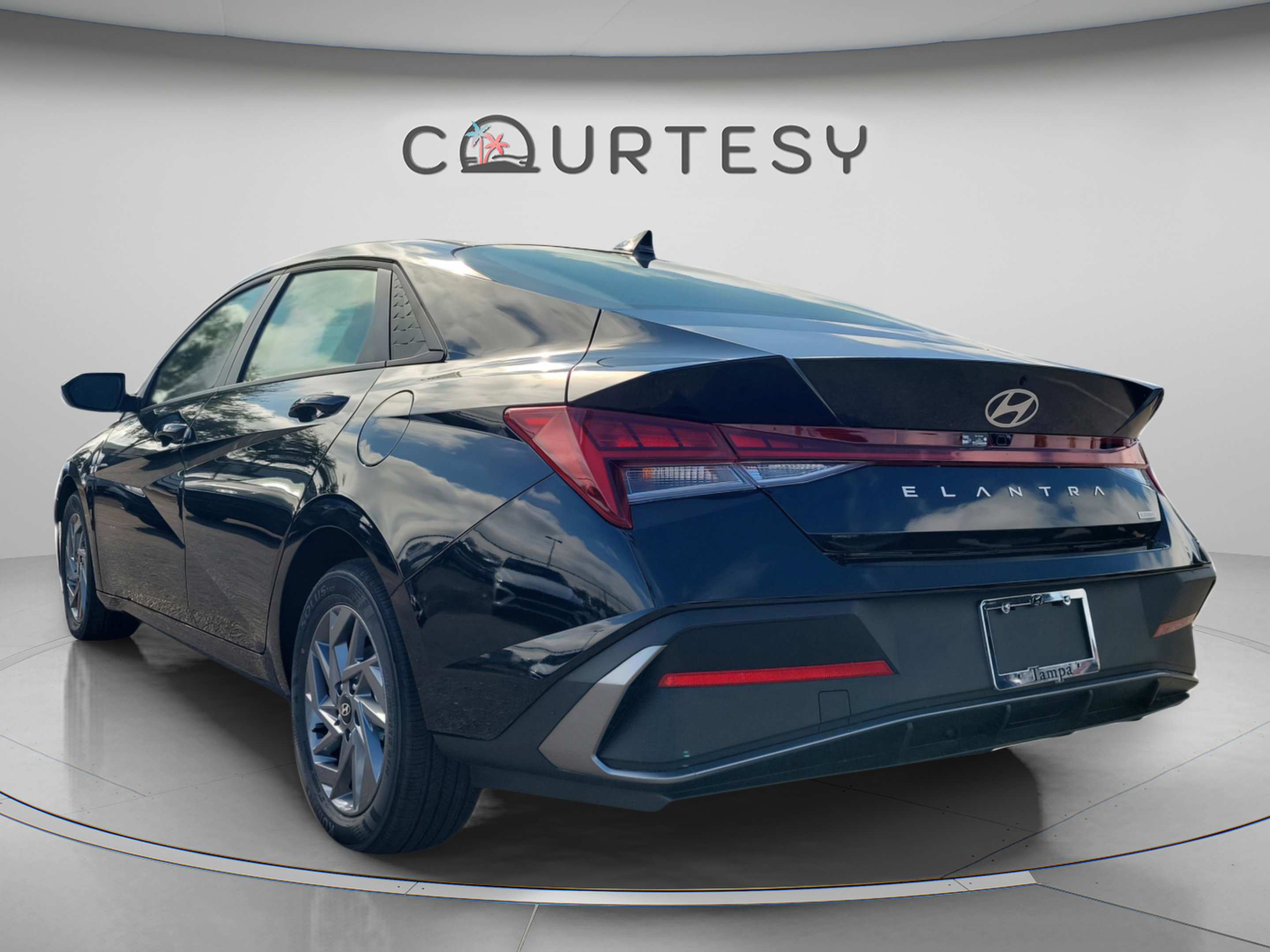New 2026 Hyundai Elantra Hybrid FWD image 4