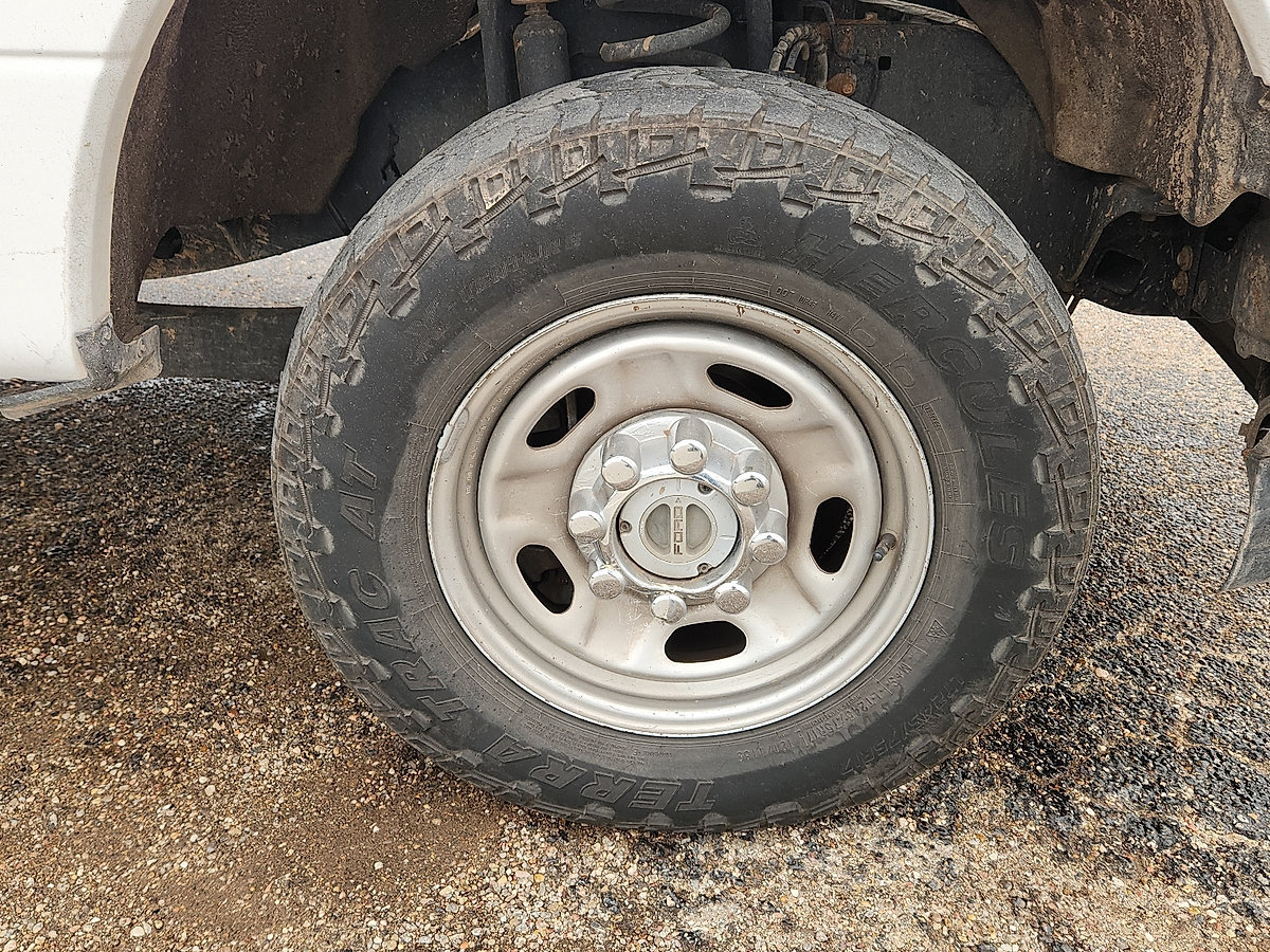 Used 2018 Ford F250 XL w/ Power Equipment Group AWD/4WD image 9