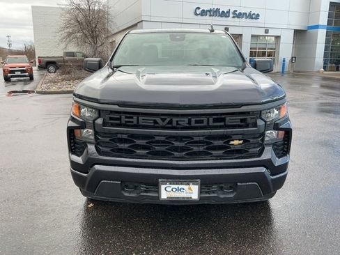 Used 2023 Chevrolet Silverado 1500 Custom image 4
