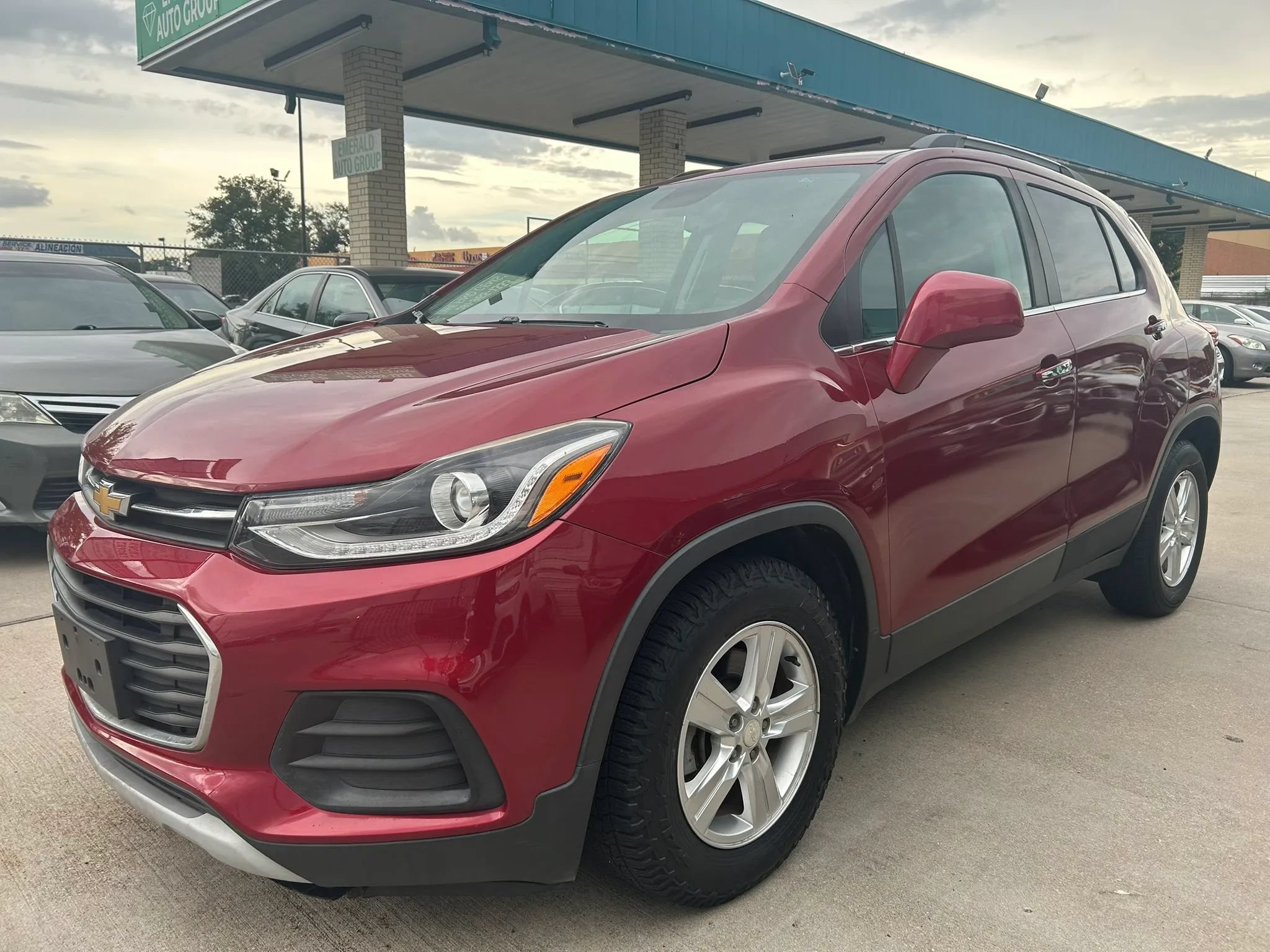 Used 2018 Chevrolet Trax LT w/ LT Convenience Package FWD image 1