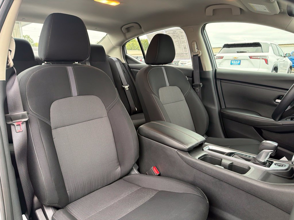 Used 2024 Nissan Sentra SV FWD image 11