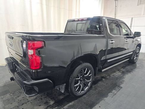 Used 2023 Chevrolet Silverado 1500 High Country w/ Technology Package AWD/4WD image 4