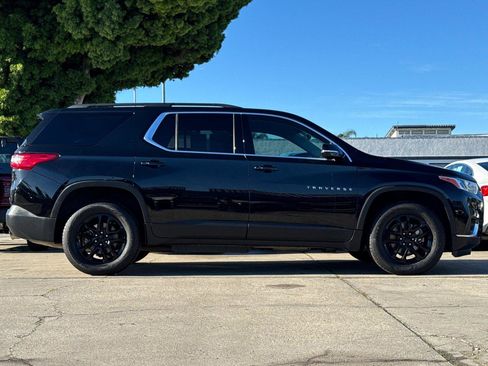 Used 2020 Chevrolet Traverse LT w/ LPO, Black Accent Package image 3