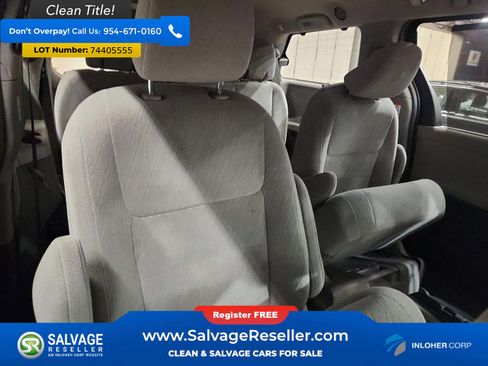 Used 2015 Toyota Sienna LE AWD/4WD image 15
