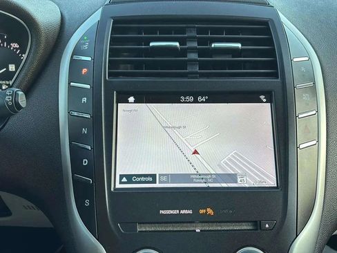 Used 2017 Lincoln MKC Reserve image 39