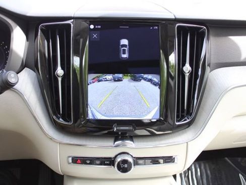 Certified 2023 Volvo XC60 B5 Plus AWD/4WD image 36