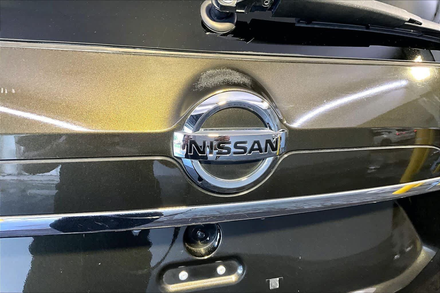 Used 2017 Nissan Rogue SV AWD/4WD image 33
